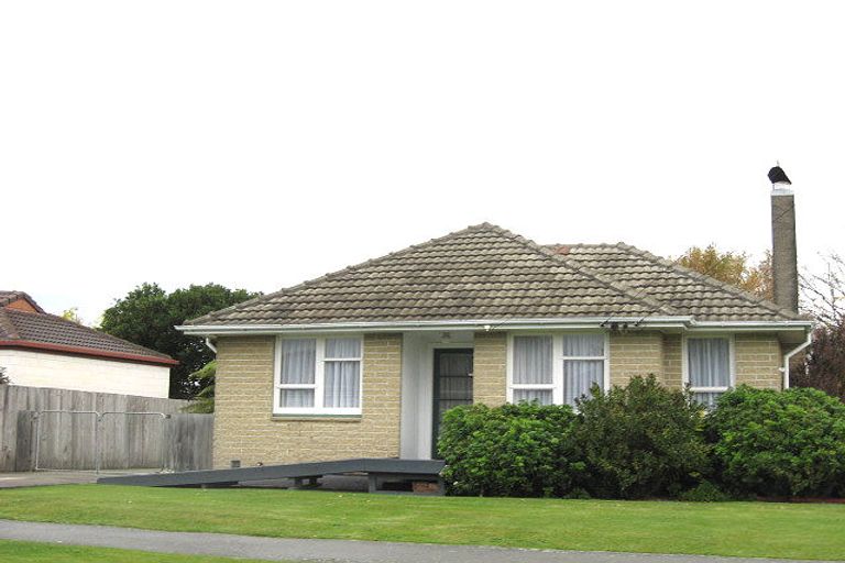 Photo of property in 38 Paddington Street, Northcote, Christchurch, 8052