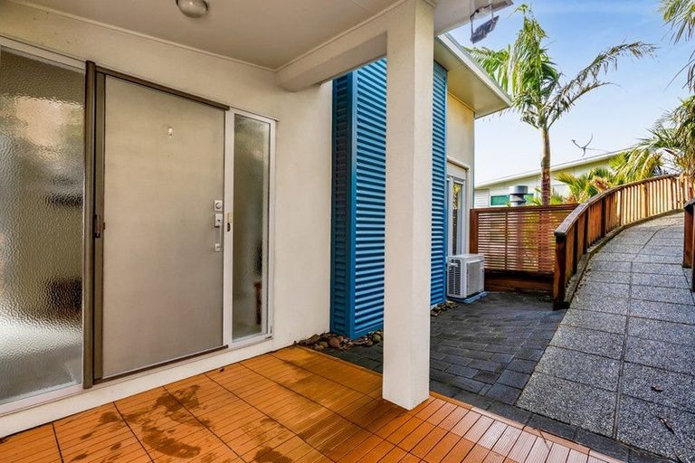 Photo of property in 10 Caledonia Place, Highlands Park, New Plymouth, 4312