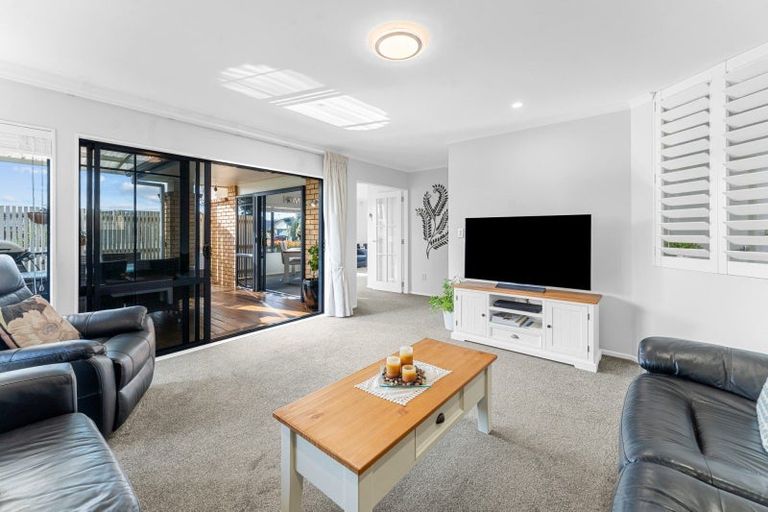 Photo of property in 2 Carlsberg Place, Papamoa Beach, Papamoa, 3118