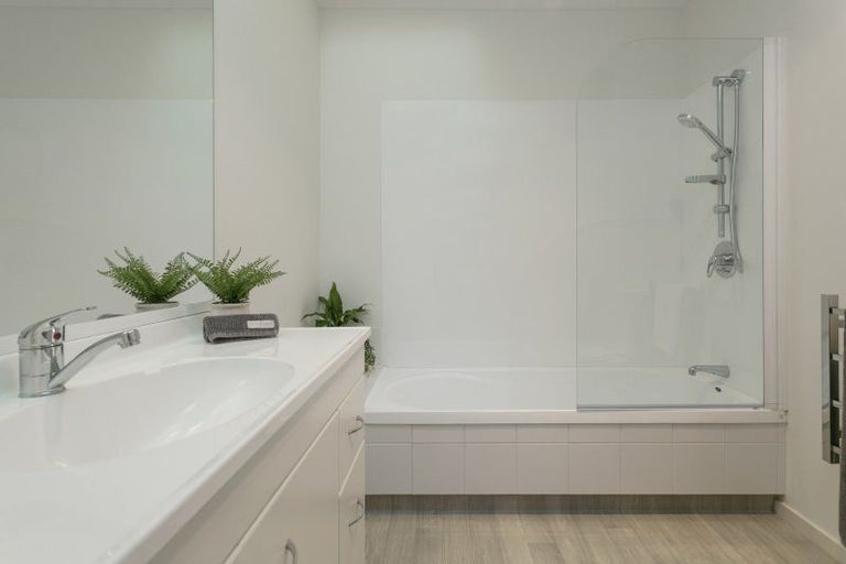 Photo of property in 26 Lakeridge Close, Rangatira Park, Taupo, 3330