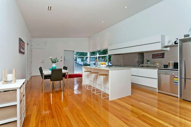 Photo of property in 16c Charmaine Road, Torbay, Auckland, 0630