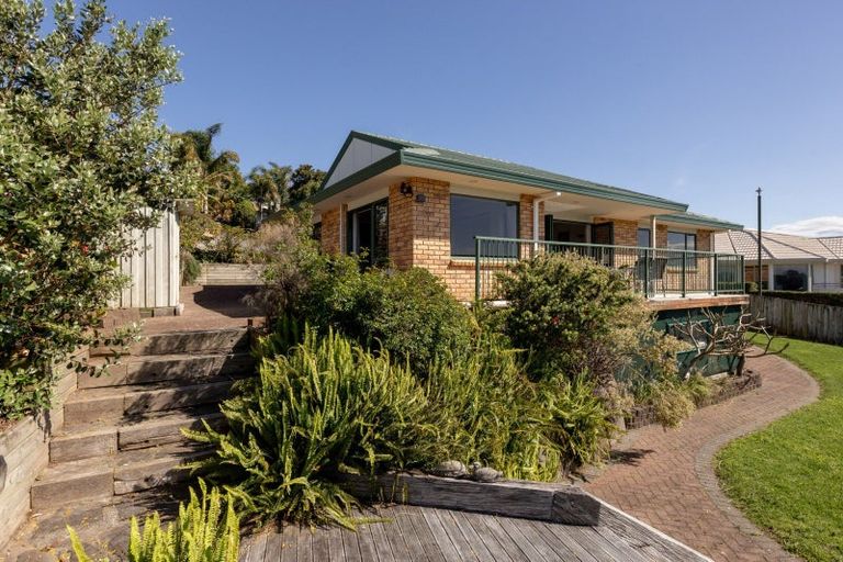 Photo of property in 32 Downing Place, Welcome Bay, Tauranga, 3112