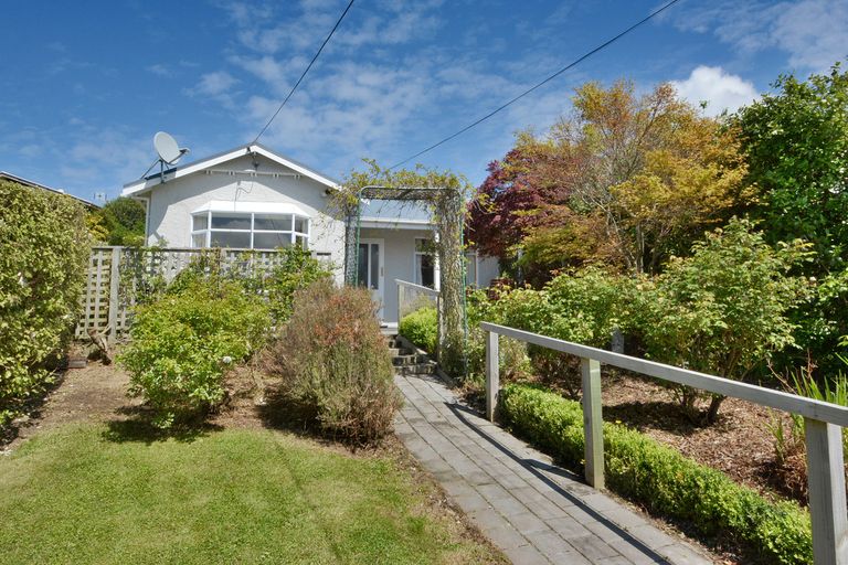 Photo of property in 48 Brownville Crescent, Maori Hill, Dunedin, 9010
