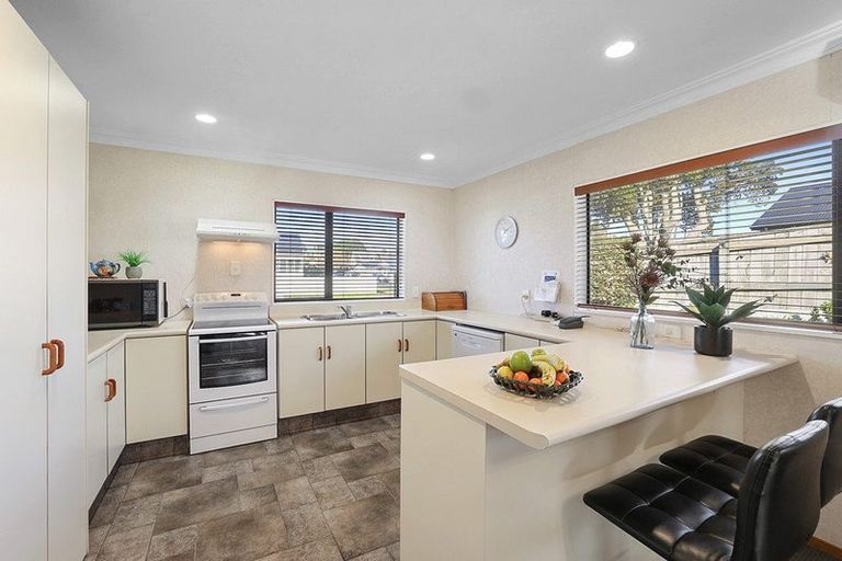 Photo of property in 1/30 Whiteley Street, Moturoa, New Plymouth, 4310
