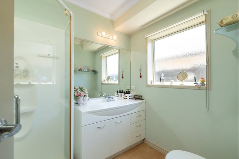 Photo of property in 43 Matene Place, Papamoa Beach, Papamoa, 3118