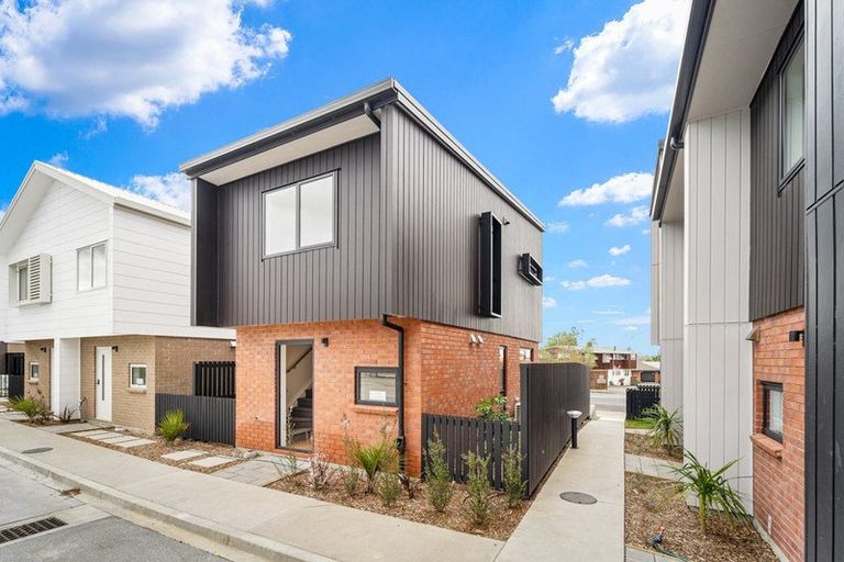 Photo of property in 1/478 West Coast Road, Glen Eden, Auckland, 0602