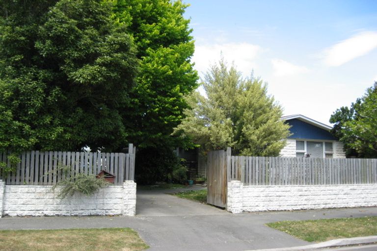 Photo of property in 3 Mirfield Place, Russley, Christchurch, 8042