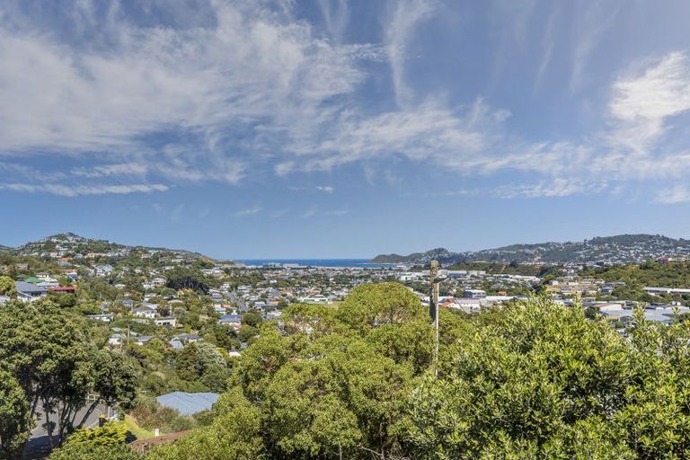 Photo of property in 154 Totara Road, Miramar, Wellington, 6022