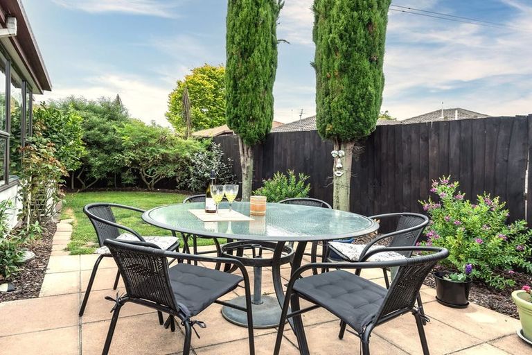 Photo of property in 14a Algie Place, Avonhead, Christchurch, 8042