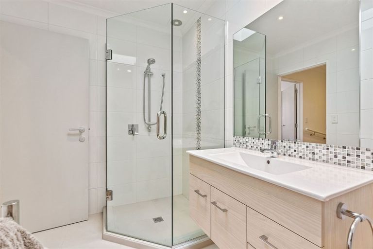 Photo of property in 33 De Havilland Road, Hobsonville, Auckland, 0616