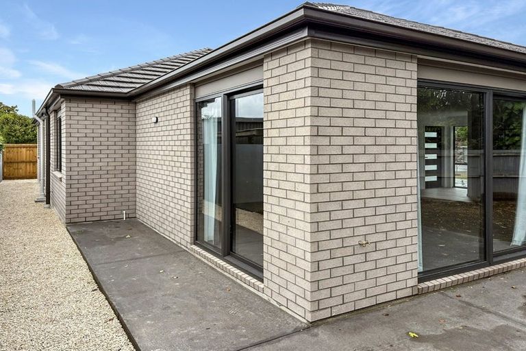 Photo of property in 2/8 Cherry Place, Casebrook, Christchurch, 8051