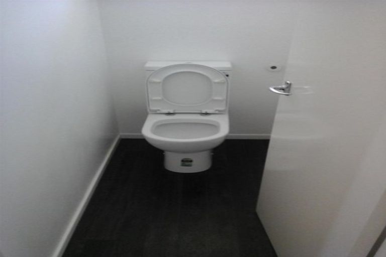 Photo of property in 14 Harmel Road, Glendene, Auckland, 0602