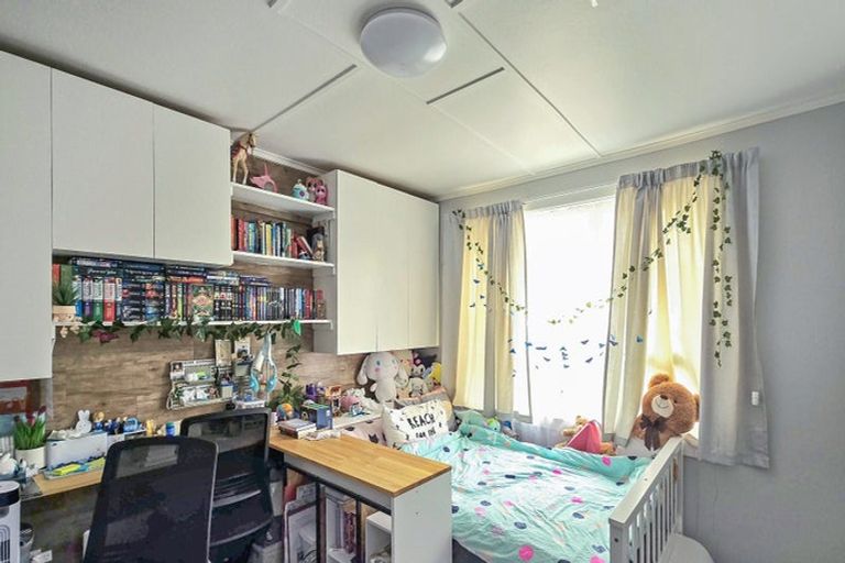 Photo of property in 5 Hay Street, Naenae, Lower Hutt, 5011