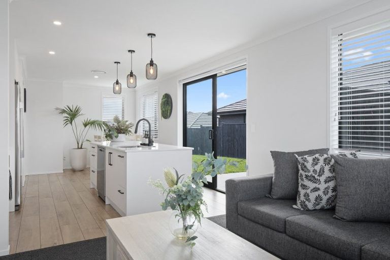Photo of property in 13 Tabernacle Street, Karaka, 2124