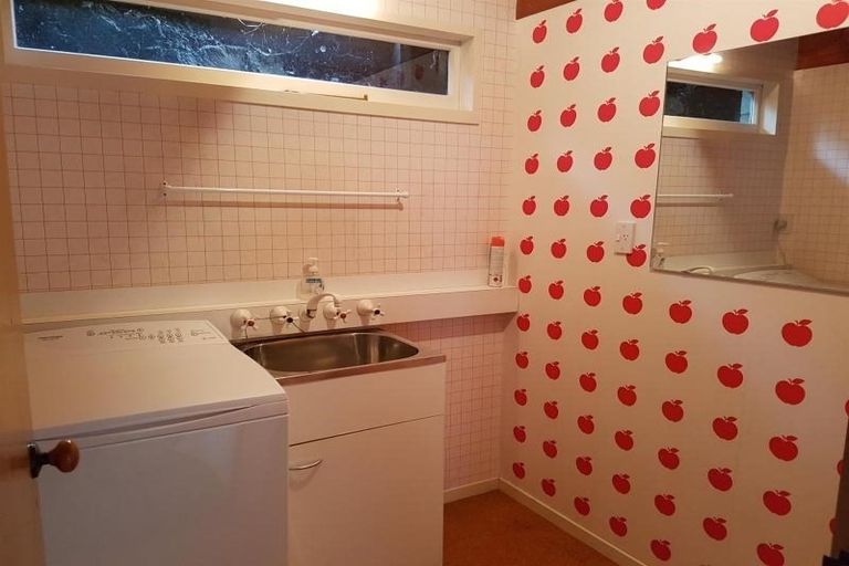 Photo of property in 2 Hobday Lane, Mount Pleasant, Christchurch, 8081