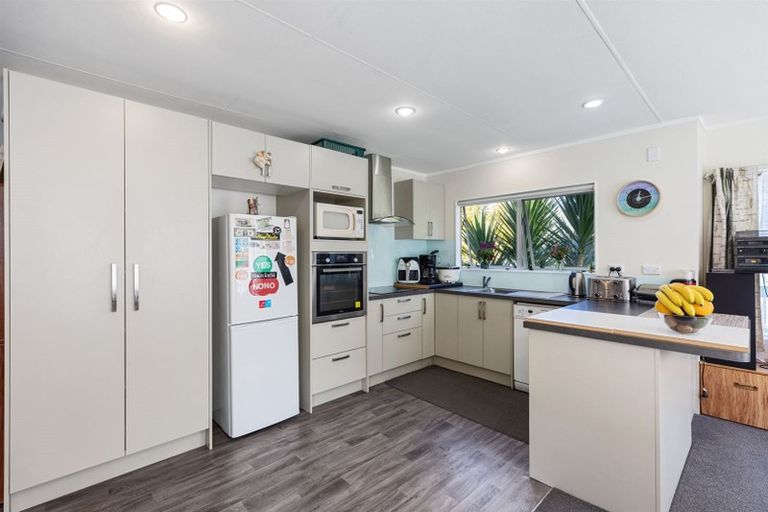 Photo of property in 15 Pokapu Place, Bethlehem, Tauranga, 3110