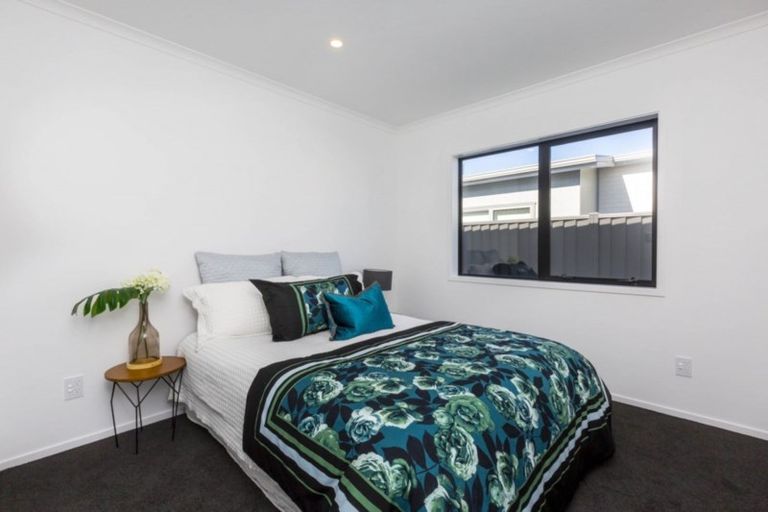 Photo of property in 10 Buddle Road, Wallaceville, Upper Hutt, 5018