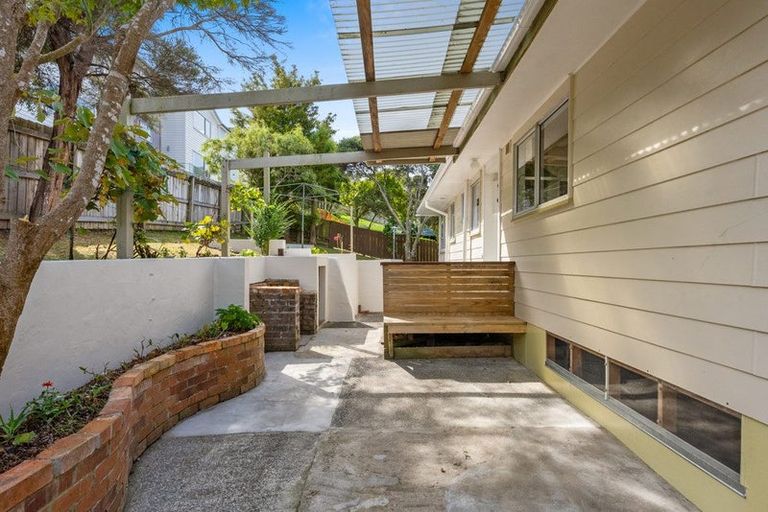 Photo of property in 1/56 Lavery Place, Sunnynook, Auckland, 0632