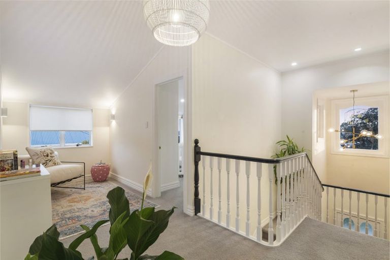 Photo of property in 61 Palmerston Road, Birkenhead, Auckland, 0626