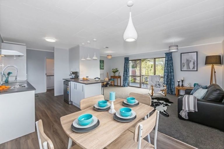 Photo of property in 6 Beverley Road, Stanmore Bay, Whangaparaoa, 0932