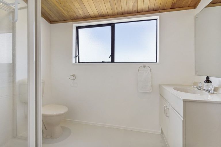 Photo of property in 6 Channing Crescent, Botany Downs, Auckland, 2010