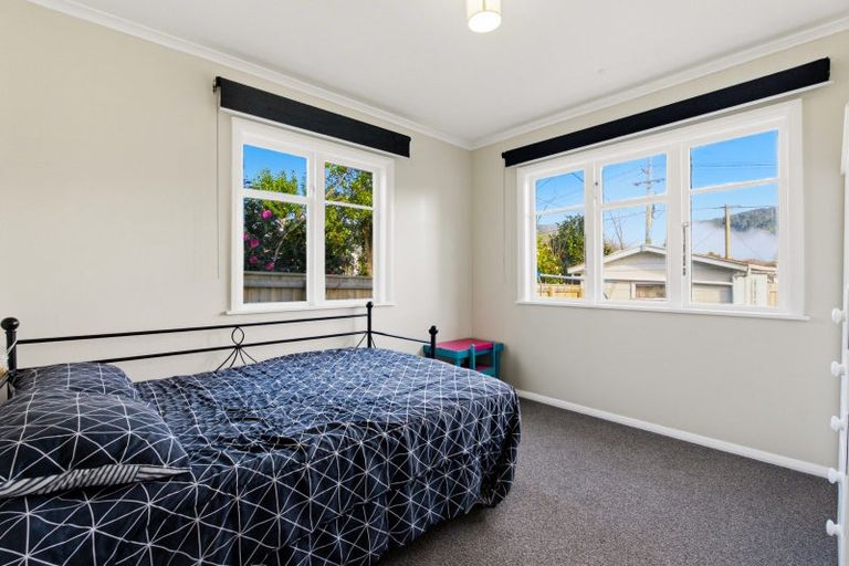 Photo of property in 19 Peel Place, Wainuiomata, Lower Hutt, 5014
