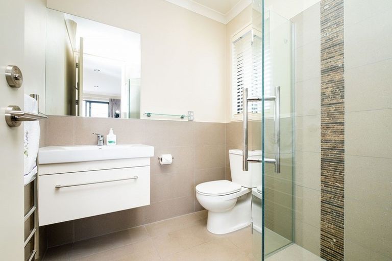 Photo of property in 8 Devine Close, Havelock North, 4130