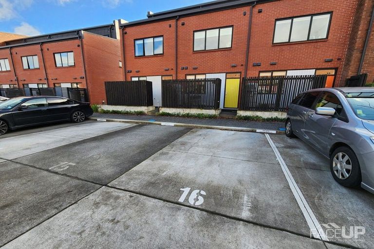 Photo of property in 3/7 Uku Lane, Hobsonville, Auckland, 0616