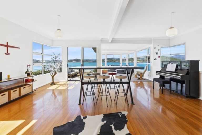 Photo of property in 273 Queens Drive, Lyall Bay, Wellington, 6022