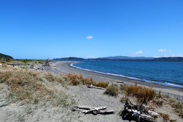 Photo of property in 5 Kauri Street, Eastbourne, Lower Hutt, 5013