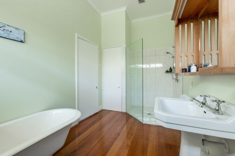 Photo of property in 43 May Avenue, Hospital Hill, Napier, 4110