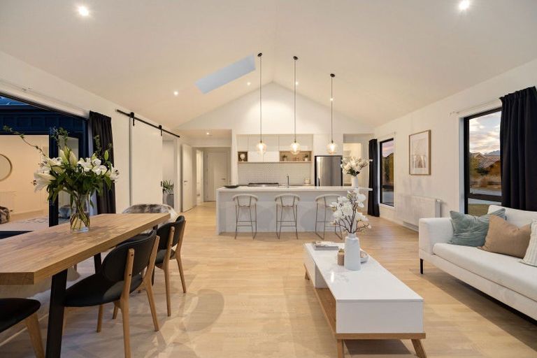 Photo of property in 4 Polperro Court, Jacks Point, Queenstown, 9371