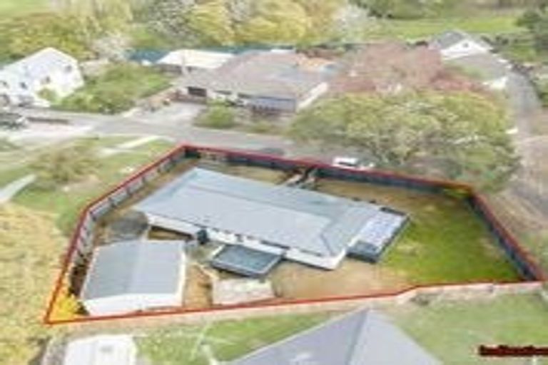 Photo of property in 14 Chantal Place, Red Hill, Papakura, 2110