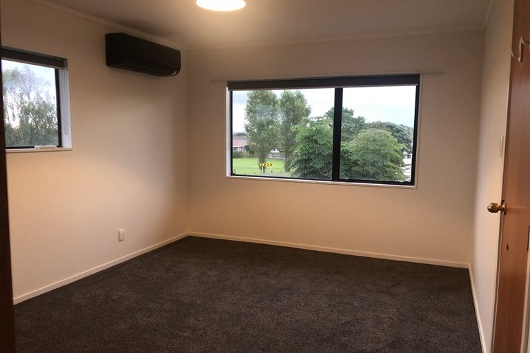 Photo of property in 1/25 Golfland Drive, Golflands, Auckland, 2013