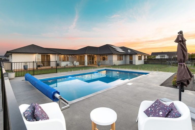 Photo of property in 39 Mike Smith Drive, Cambridge, 3434