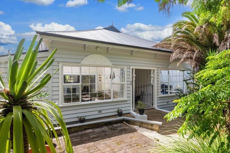 Photo of property in 268 Spur Road, Stillwater, Silverdale, 0993