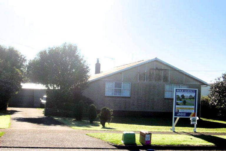 Photo of property in 42 Gloucester Road, Manurewa, Auckland, 2102