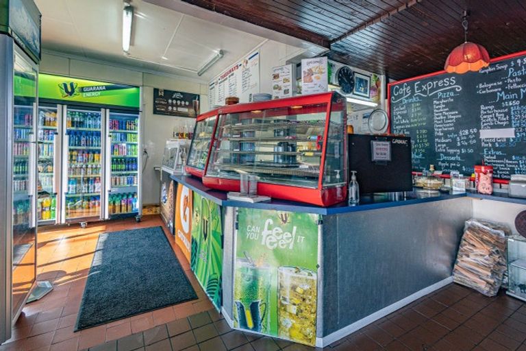 Photo of property in 10 State Highway 1, Waiouru, 4825