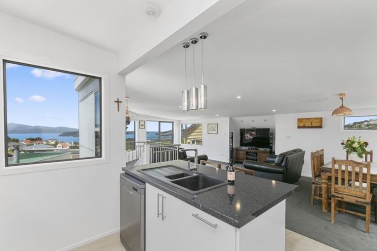 Photo of property in 42 Mandalay Terrace, Khandallah, Wellington, 6035