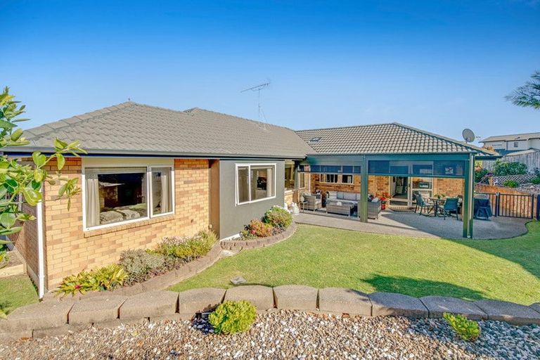 Photo of property in 84 Tauranga Place, Orewa, 0931