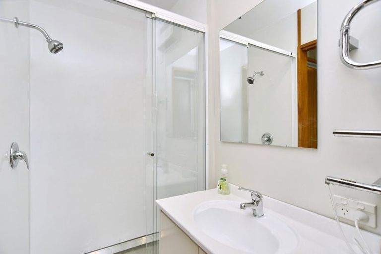 Photo of property in 31 Creese Place, Redwood, Christchurch, 8051