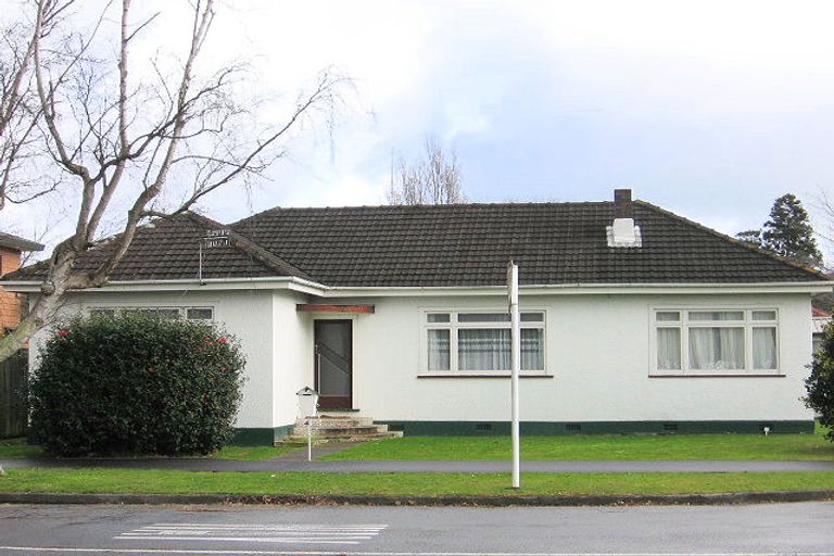 Photo of property in 4 Franklin Avenue, Hokowhitu, Palmerston North, 4410