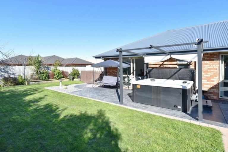 Photo of property in 92 Charles Street, Rangiora, 7400
