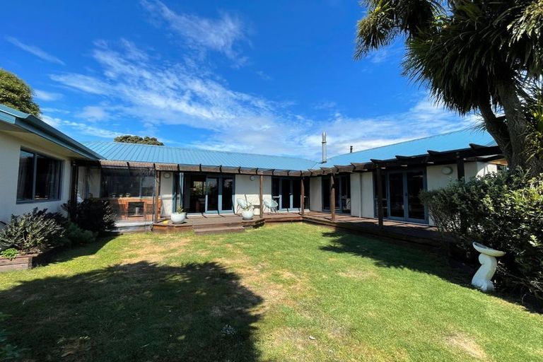 Photo of property in 2a Kaitake Place, Oakura, 4314