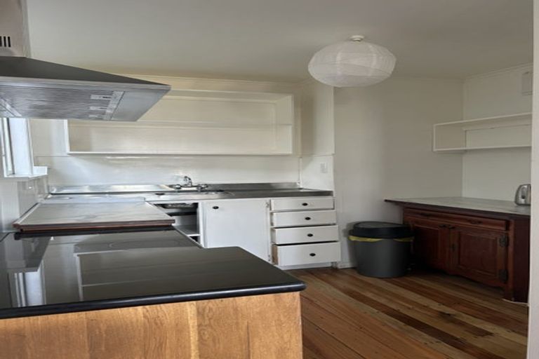 Photo of property in 61 Central Terrace, Kelburn, Wellington, 6012