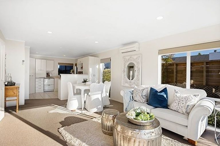 Photo of property in 110 Clovelly Road, Bucklands Beach, Auckland, 2012