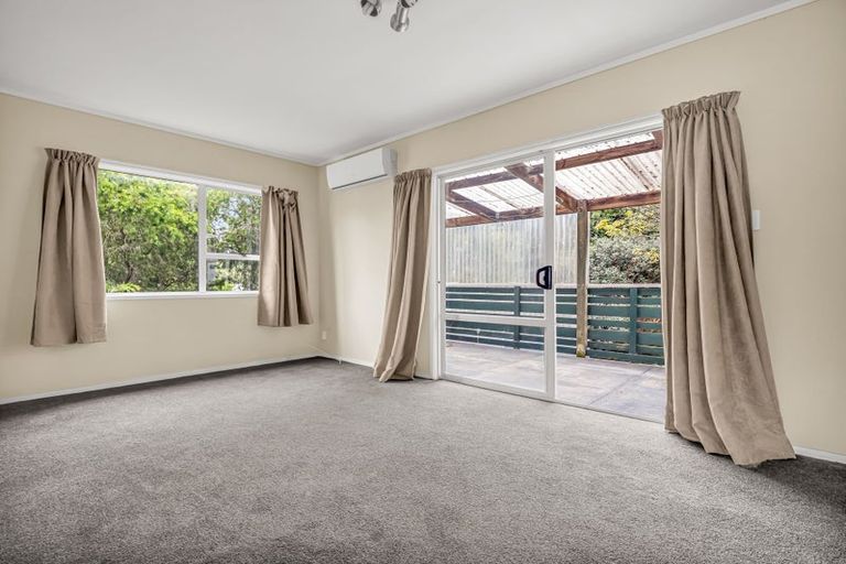 Photo of property in 10 Mackwood Place, Birkdale, Auckland, 0626