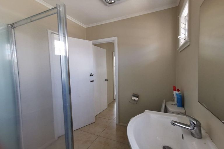 Photo of property in 52 Churchill Avenue, Manurewa, Auckland, 2102