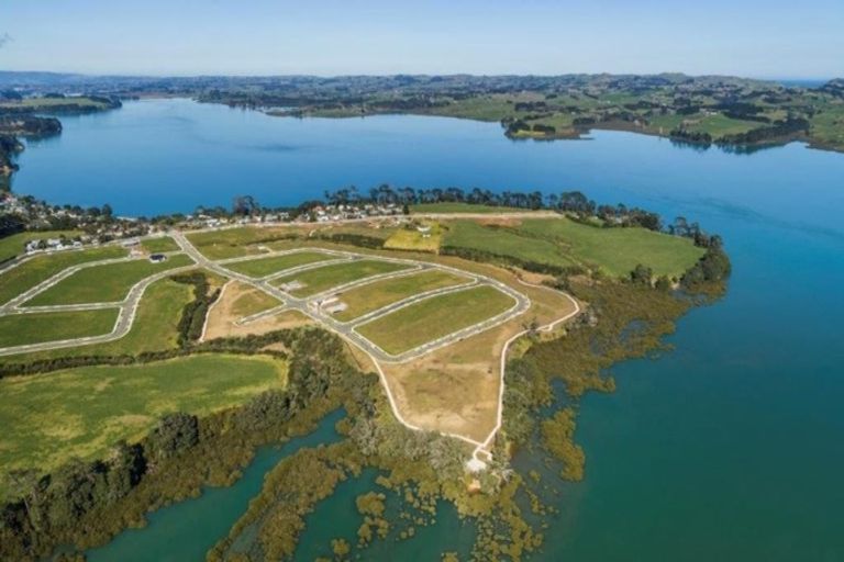 Photo of property in 16 Dame Nganeko Drive, Glenbrook, 2681