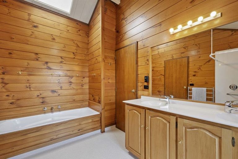 Photo of property in 72a Tukapa Street, Westown, New Plymouth, 4310